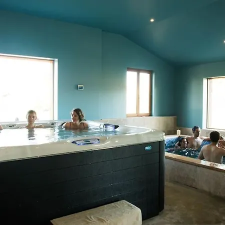 Bastide Des Tourelles Pour 20 Pers. Piscine & Marzens