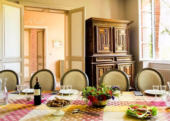 Bastide Des Tourelles Pour 20 Pers. Piscine & Casa vacanze Marzens